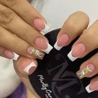 خدمات کاشت و ترمیم و اموزش ناخن با12سال سابقه کار|خدمات آرایشگری و زیبایی|شیراز, شهرک سراج|دیوار