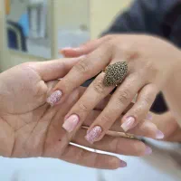 خدمات کاشت ناخن