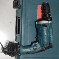 دوعدد دریل ما کیتا و چکشی|ابزارآلات|صحنه, |دیوار