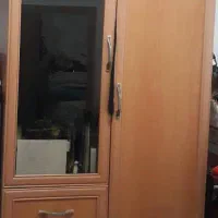 کمد لباس و کتابخانه