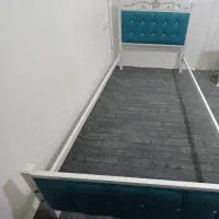 چهارچوب تخت یک نفره در حد نو|تخت و سرویس خواب|مشهد, بهارستان|دیوار