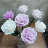 باکس گل شمع و گل های زیبا مناسب هدیه روز معلم