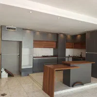 آپارتمان بسیار شیک ۱۰۵ متری فاز ۸ (تخلیه)