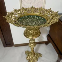 ظرف میوه کنار سالنی