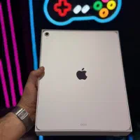 Ipad Air M3 256 ۱۳  به همراه مجیک کیبورد
