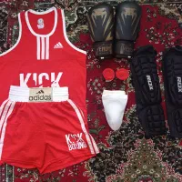 دستکش بوکس و ست لوازم ورزشی