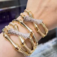 النگو دستبند نقره مدل استخوانی‌ آبکاری طلا(طرح طلا