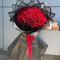 آرایه گل های طبیعی رز هلندی