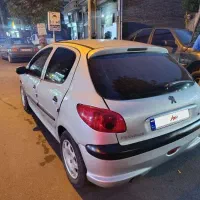 پژو ۲۰۶ نقره ای