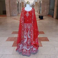کرایه لباس هندی قرمز برای مراسمات خاص شما مدل ترمه|لباس|شیراز, شاهچراغ|دیوار