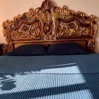 تخت دونفره سلطنتی