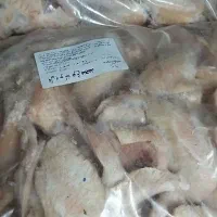 به یک نیرو کار درمغازه