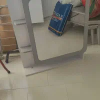 یک عدد آینه ریلی نو تمیز|آینه|سبزوار, هویزه|دیوار