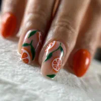 مدل برای طراحی ناخن (برای تکمیل البوم پیج کاری )