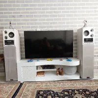 یک جفت باند و میز تلویزیون فروش فوری