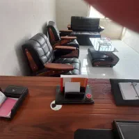 یه‌دست‌کامل‌میز‌مدیریت‌