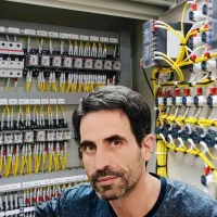 نصاب لوستر برقکار نصب هالوژن دوربین مداربسته