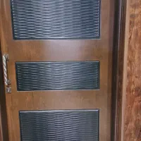 درب ورودی ساختمان