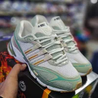 فروشگاه دنیای کردی|کیف، کفش، کمربند|کبودرآهنگ, |دیوار