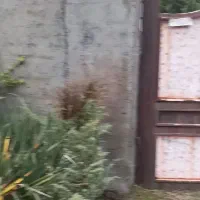 ۵۰۰متر زمین مسکونی همراه بنای غیر قابل سکونت