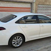 تویوتا کرولا 1800 هیبرید