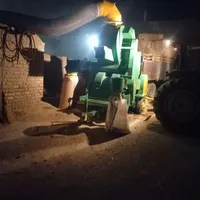 کار با خرمن کوب|ماشین‌آلات صنعتی|شیروان (خراسان), |دیوار