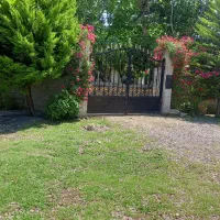 ویلا باغ،۲خوابه حیاط دار،پارکینگ دار،درشهر تالش.|اجارهٔ کوتاهمدت آپارتمان و سوئیت|تالش, هشتپر|دیوار