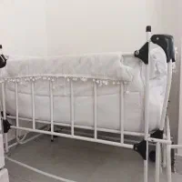 گهواره کنار تخت مادر پرشیا