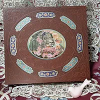 دیوان حافظ وزیری تمام مصور به همراه گلدان مسی|کتاب و مجله تاریخی|تهران, دریا|دیوار