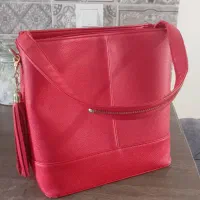 کیف بزرگ قرمز