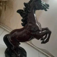 مجسمه اسب