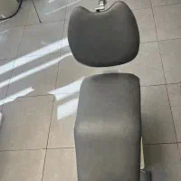 سه عدد صندلی برقی و دو عدد صندلی سرشور