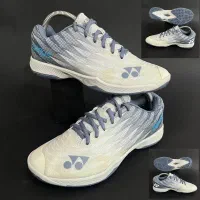 کفش بدمینتون اورجینال کارکرده تمیز hoka+