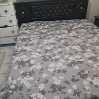 تخت دو نفری