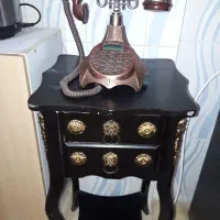 تلفن کلاسیک(سلطنتی) با میز