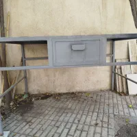 میز کار آهنی
