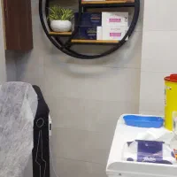 شلف فلزی مطب زیبایی