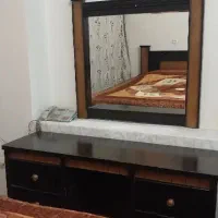 تخت خواب به همراه میز و آینه|تخت و سرویس خواب|مبارکه, |دیوار