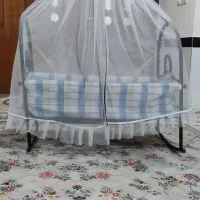 گهواره کودک سالم