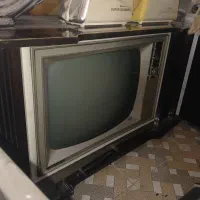 تلویزیون کمدی عتیقه|کلکسیون اشیاء عتیقه|تربت‌حیدریه, حاجی یار‎|دیوار