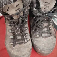 یک جفت کفش کوه فقط100 تومن