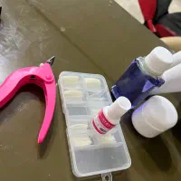 فروش کامل لوازم ناخن به همراه لاکژلها