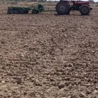 ترکتور.شخم زمین های کشاورزی با بروزترین ادوات