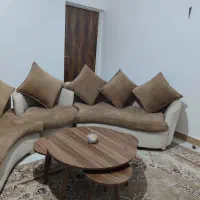 مبل  مدل یو کرم قهوه ای تمیز