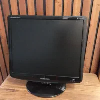مانیتور ۱۷ اینچ سامسونگ LCD در حد نو