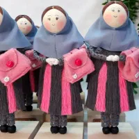 عروسک های مکرومه بیاد دختران شهید میناب