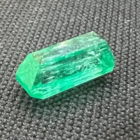 کارشناسی خریدارسنگ های جواهراتی شهاب سنگ و ..