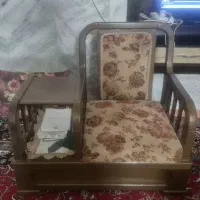 یک عدد میز تلفن به فروش میرسد