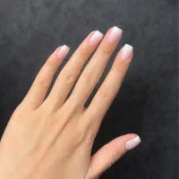 کاشت و ترمیم ناخن در منزل