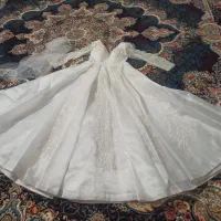 لباس عروس سالم یه بار پوشیده شده نو است